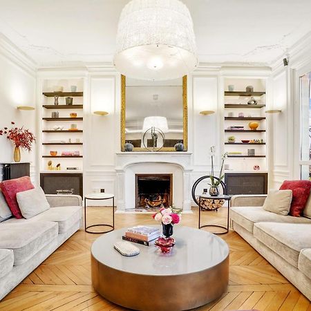 Magnificent Luxury Penthouse Apartment In A Prestigious Neighborhood Of Paris With A Eiffel Tower View From Balcony Short Walk To Palais Galliera And Avenue Montaigne Fashion Stores Εξωτερικό φωτογραφία