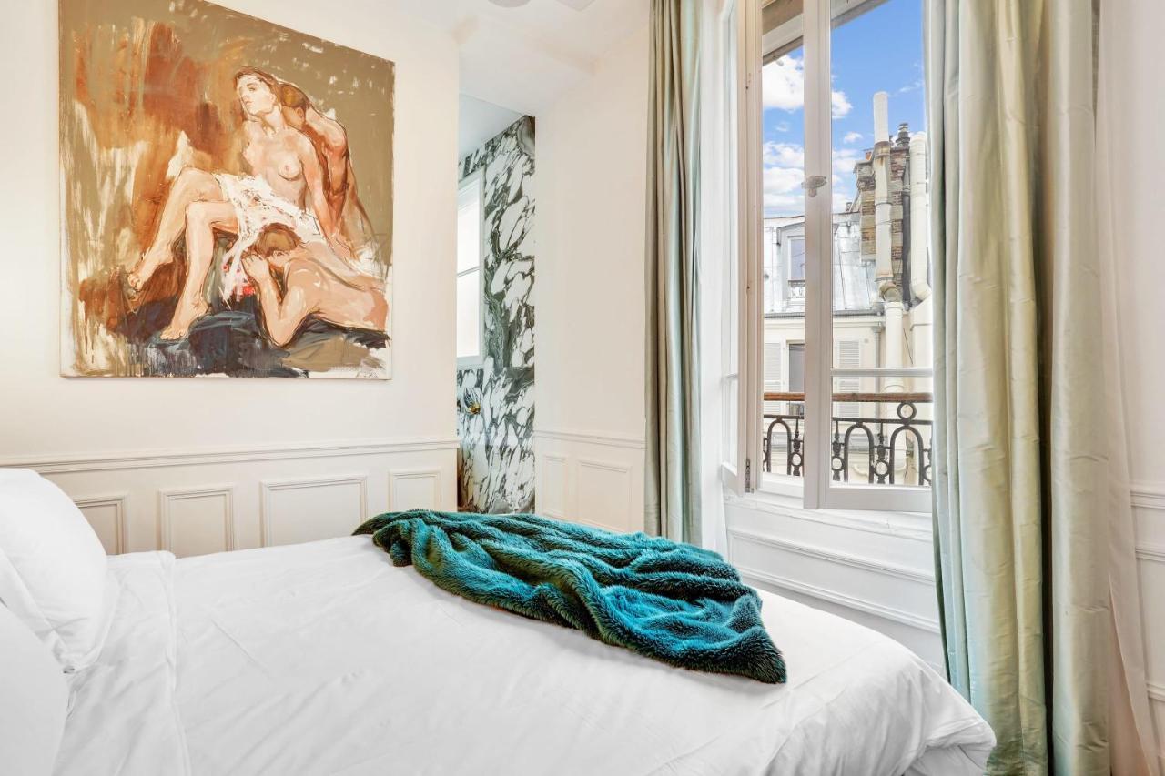 Magnificent Luxury Penthouse Apartment In A Prestigious Neighborhood Of Paris With A Eiffel Tower View From Balcony Short Walk To Palais Galliera And Avenue Montaigne Fashion Stores Εξωτερικό φωτογραφία