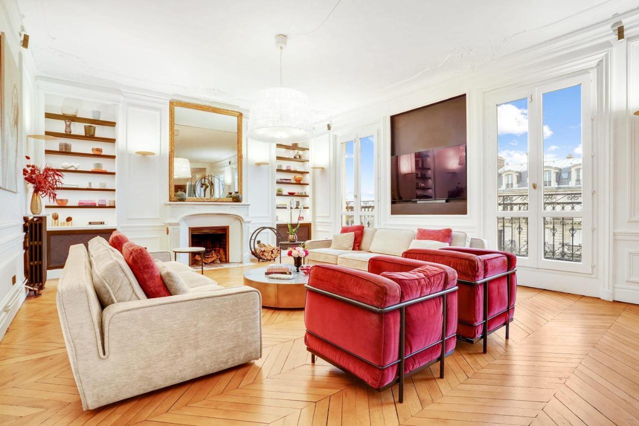 Magnificent Luxury Penthouse Apartment In A Prestigious Neighborhood Of Paris With A Eiffel Tower View From Balcony Short Walk To Palais Galliera And Avenue Montaigne Fashion Stores Εξωτερικό φωτογραφία