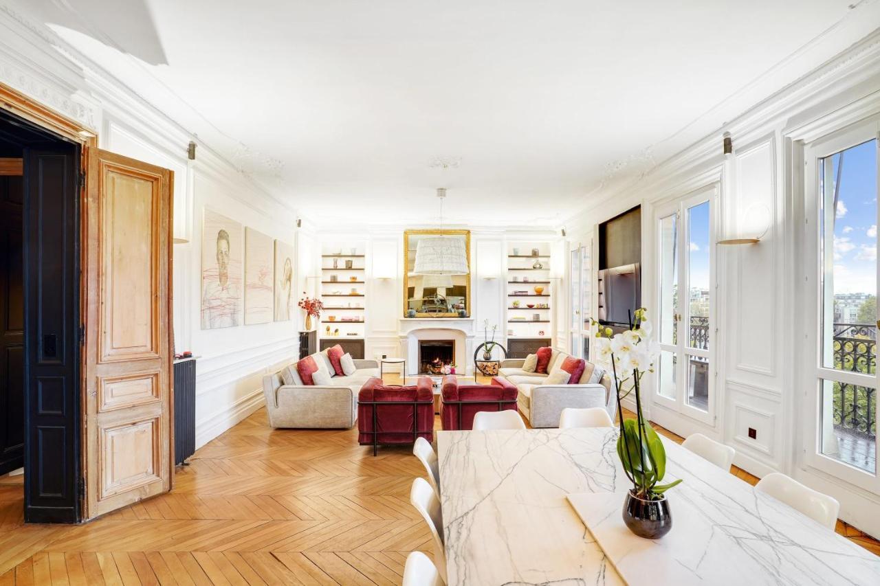 Magnificent Luxury Penthouse Apartment In A Prestigious Neighborhood Of Paris With A Eiffel Tower View From Balcony Short Walk To Palais Galliera And Avenue Montaigne Fashion Stores Εξωτερικό φωτογραφία